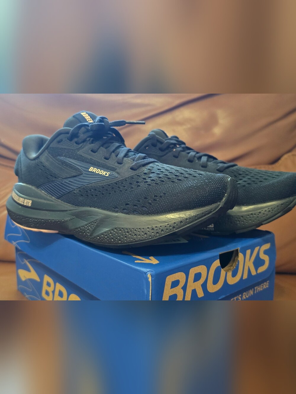 Brooks Adrenaline GTS 24 Running Shoes womens 6.5 youth 5